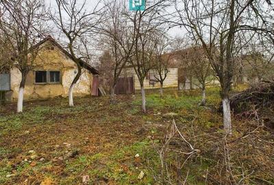 Teren cu casa demolabila in Sustra - 2