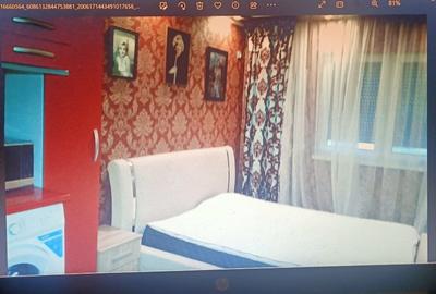 Garsoniera  Billa , Cet și Navodari - 2