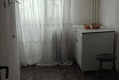 Garsonieră decomandată în Rovine - 1