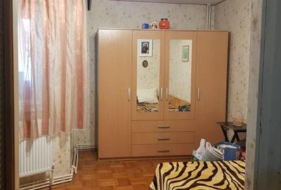 Apartament cu 3 camere decomandat în Călărași - 4