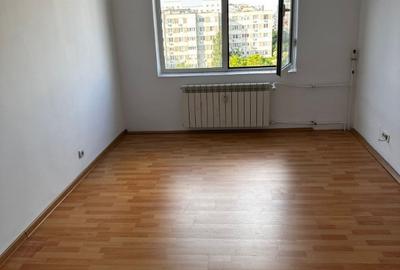Apartament cu 4 camere semidecomandat în Berceni - 6