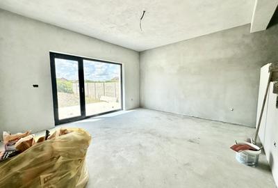 Duplex cu 4 camere cu Canalizare în Moșnița Nouă - 3