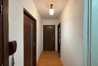 Apartament cu 2 camere decomandat în Berceni