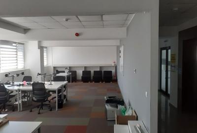 Spațiu comercial, de 339 mp, în Central - 14