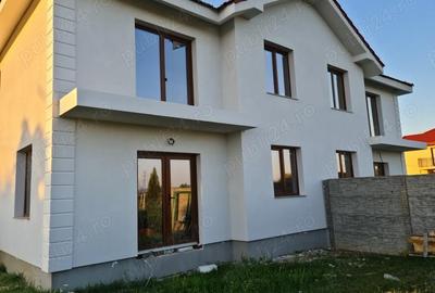 Casă cu Teren 250 Mp în Păulești