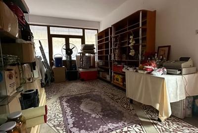 Zona Centrala, casa cu 4 camere si doua spatii comerciale. - 3