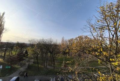 Inchiriez apartament 2 camere, decomandat, centrala proprie, zona Soarelui - 1