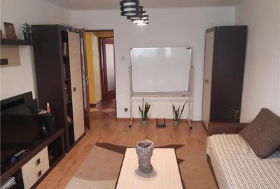 Apartament cu 2 camere decomandat în Micro IV - 7