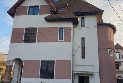 Casă cu 4 camere în Central - 8