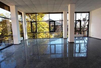Spațiu comercial, de 110 mp, în Central