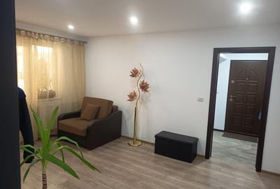 Apartament cu 3 camere semidecomandat în Mioriței - 12