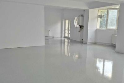 Spațiu comercial, de 280 mp, în Central - 2