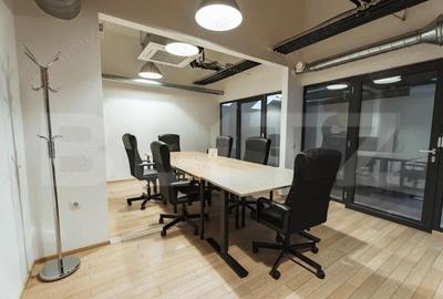 Spațiu comercial, de 50 mp, în Central - 3