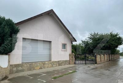 Casă cu 5 camere cu Teren 1079 Mp în Central