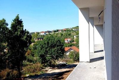 Casa tip duplex, pe dealurile Oradiei, Str. Renasterii - 3