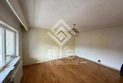 Apartament cu 3 camere decomandat în Central - 1