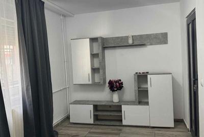 Apartament cu 3 camere semidecomandat în Central - 2
