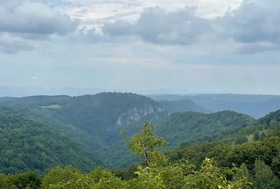 Loc casa , cu sura mare la munte in com Batrana Loc casa , cu sura mare la munte in com Batrana - 1