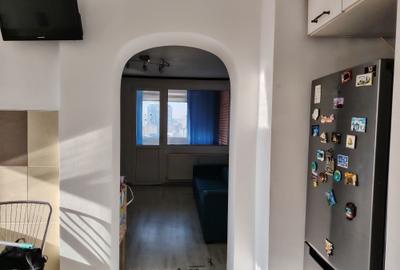 Apartament cu 3 camere semidecomandat în Titan - 1