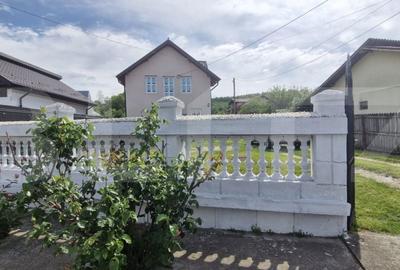 Casă cu 5 camere cu Teren 1150 Mp în Mănești - 1
