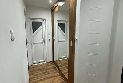 Apartament cu 3 camere decomandat în 1 Mai - 9