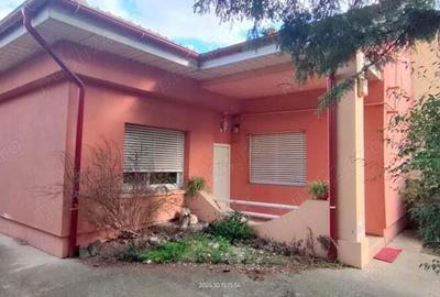 Teren de 1800 mp, în Central - 9