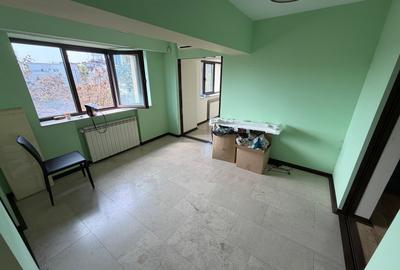 Apartament cu 4 camere semidecomandat în P-ța Victoriei - 15