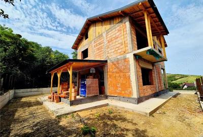 Casă cu Teren 400 Mp în Tomești - 3