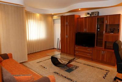 Apartament cu 2 camere decomandat în 1 Mai