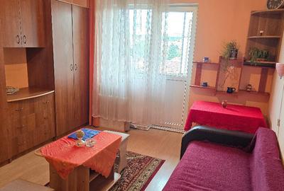 Vand apartament cu 2 camere in Deva, Sala Sporturilor in P-uri, et 3 - 2
