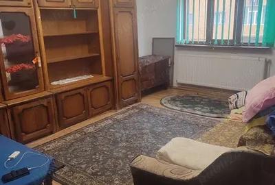 Inchiriez apartament Targu Jiu , Pia?a Mica - 1