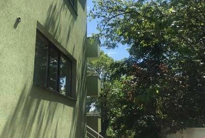 Casă cu 4 camere în Central - 2