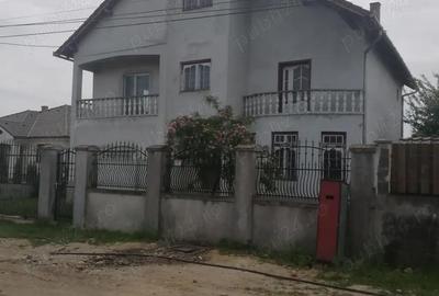 Casă cu 4 camere în Turda