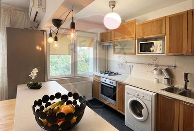 Vanzare apartament spatios,  3 camere - Metrou 1Mai - 8