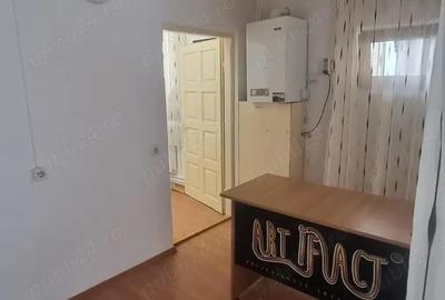 Spațiu comercial, de 40 mp, în Trivale