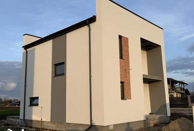 Casă cu 4 camere cu Teren 300 Mp în Central - 8