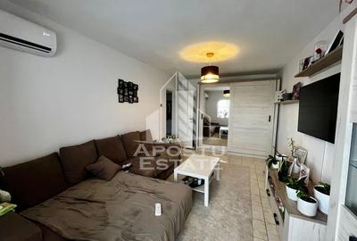 Apartament cu 3 camere decomandat, mobilat în Lipovei