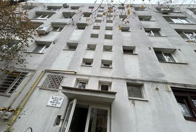 Titan Ozana 4 Camere Etaj 2 Bloc 1974 Reabilitat 2 Grupuri Sanitare 15Min Metrou - 15