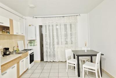 Apartament cu 2 camere semidecomandat, mobilat în Florești