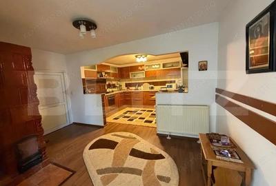 Casă cu Teren 2200 Mp în Central - 3