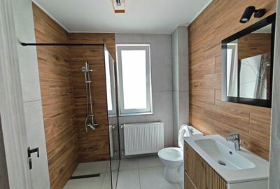 Apartament cu 3 camere decomandat în Central - 3