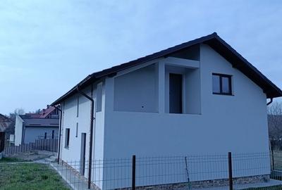 Casă cu 4 camere în Curtea de Argeș - 2