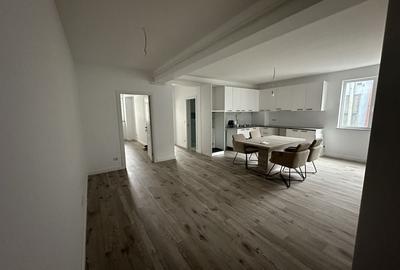 Apartament cu 3 camere decomandat în Central - 3