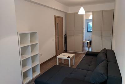 Garsonieră decomandată în Nicolina