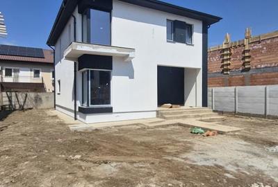 Casă cu 5 camere cu Teren 300 Mp în Central