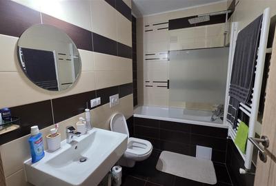 Apartament cu 2 camere decomandat în Tractorul - 8
