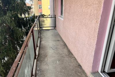 Apartament cu 2 camere decomandat, mobilat în Ștrand