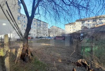Teren de 254 mp, în Central - 2