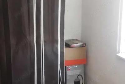 Casă cu 4 camere cu Teren 2400 Mp în Central - 2