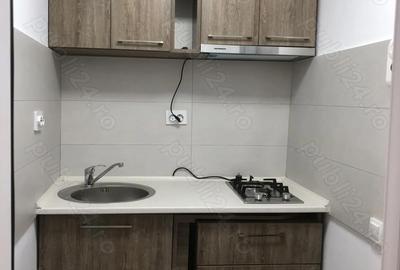 Garsonieră decomandată în CET - 3